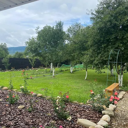 Vila Rose & Raspberry Garden *